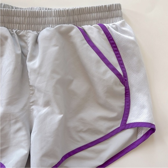 Under Armour Athletic Shorts - Picture 2 of 3